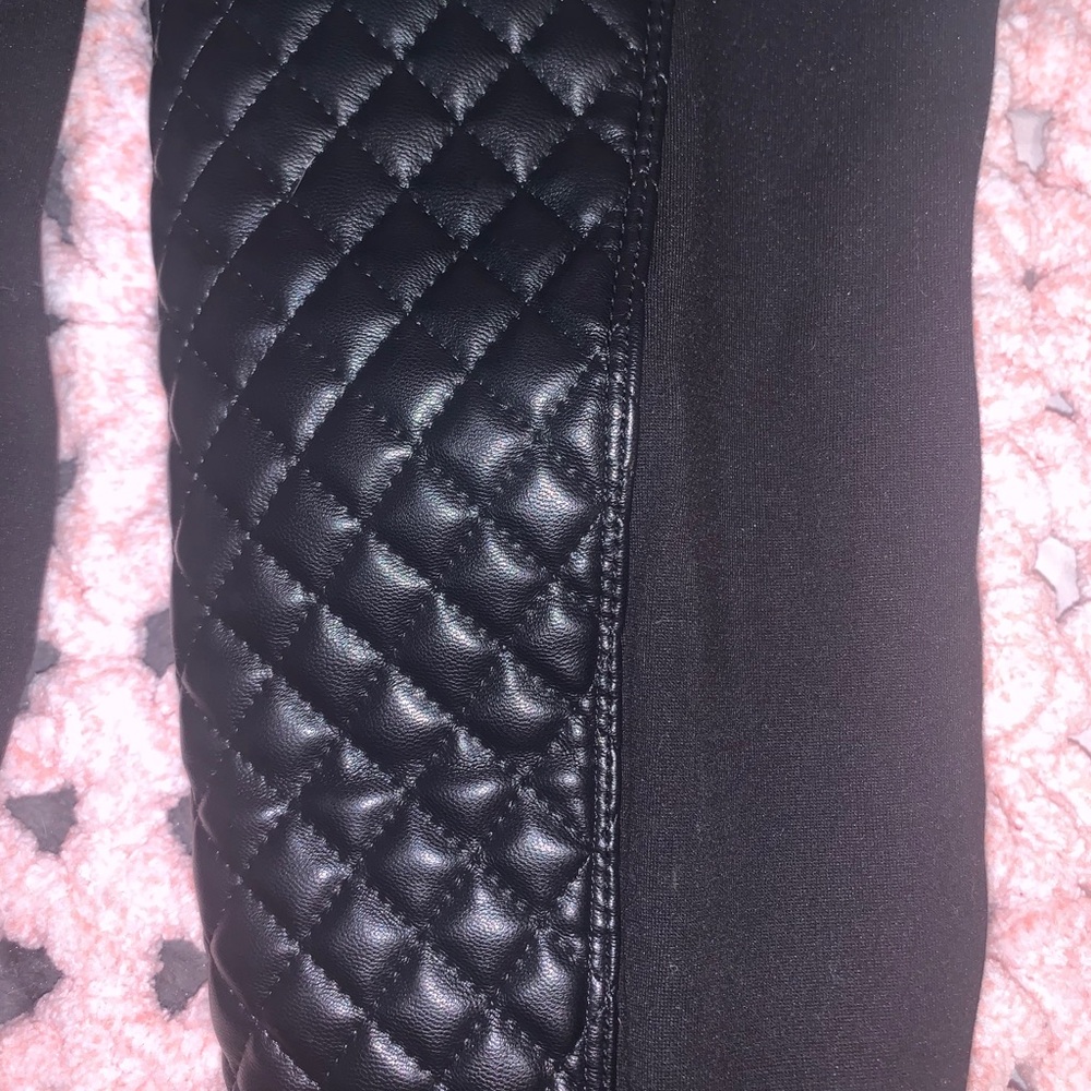 Knee high boot - Picture 3 of 3